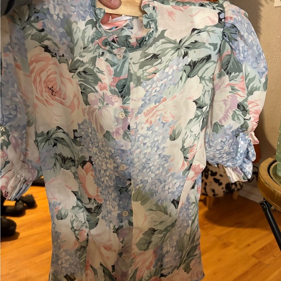 Selkie Floral Blouse in Pink and Blue xs but runs smaller!!! - Picture 2 of 7